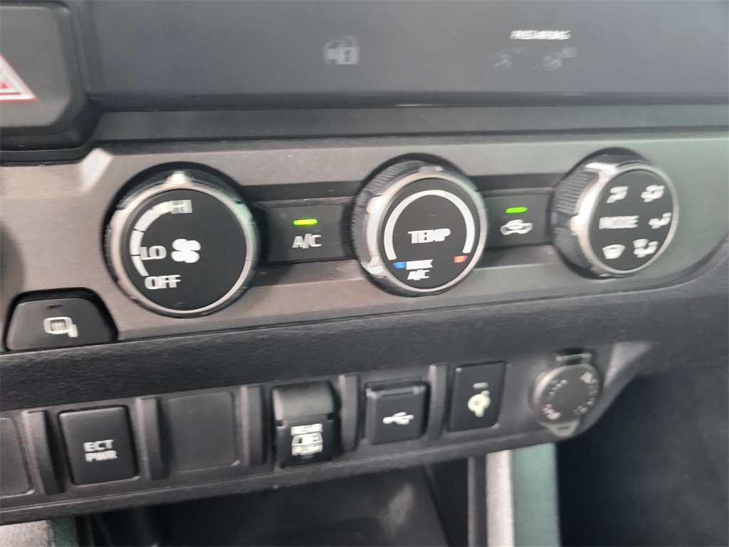 2020 Toyota Tacoma TRD Off-Road photo 22