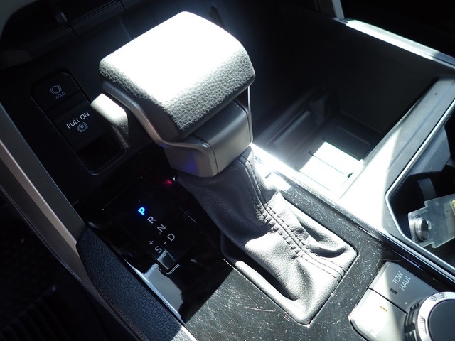 2023 Toyota Tundra SR5 CrewMax photo 18