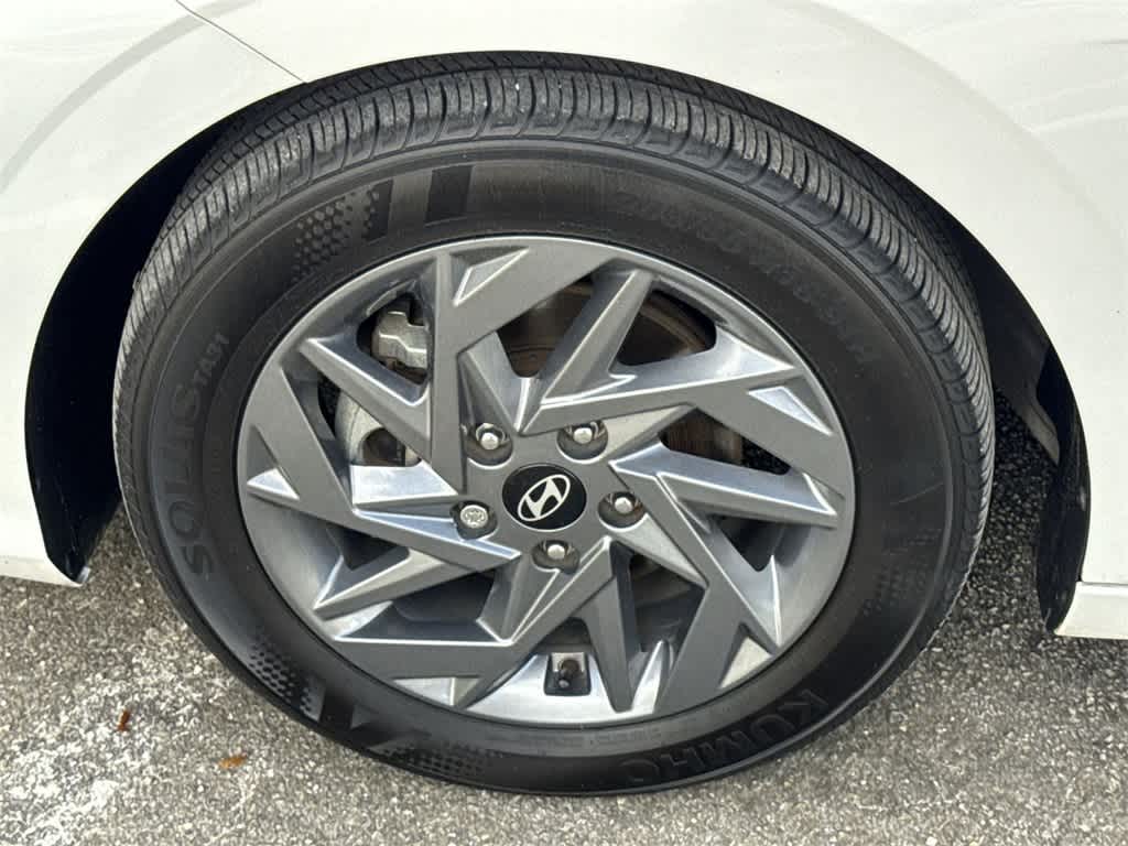 2024 Hyundai Elantra SEL photo 9