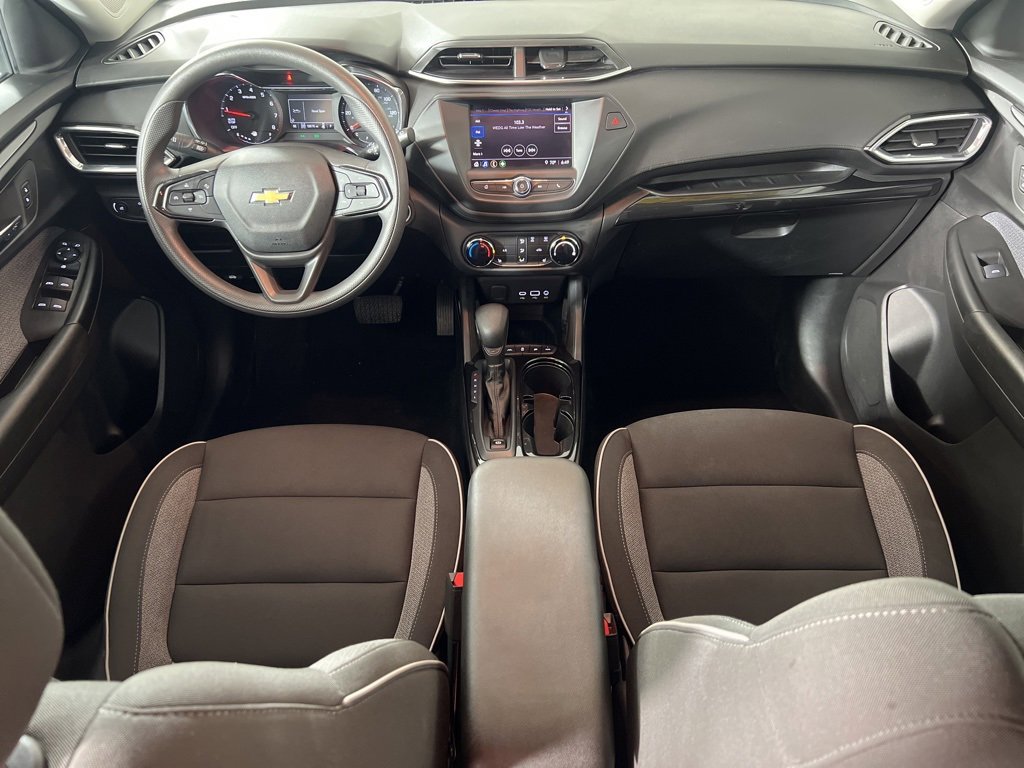 2022 Chevrolet Trailblazer LT photo 2