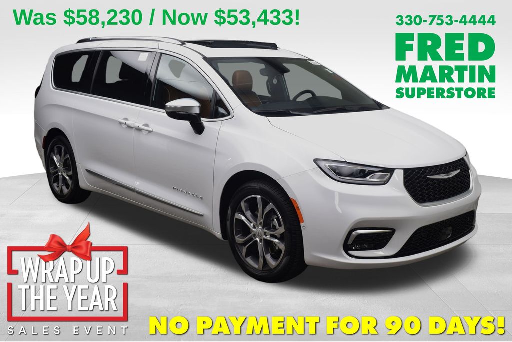 2026 Chrysler Pacifica Pinnacle's photo