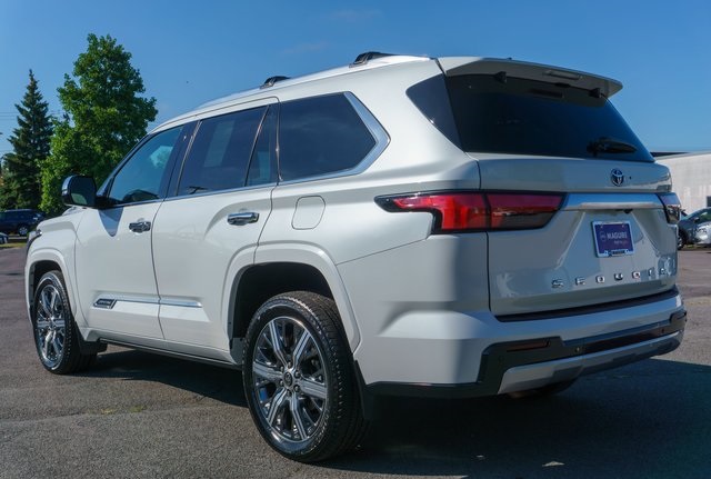 2023 Toyota Sequoia Capstone photo 4
