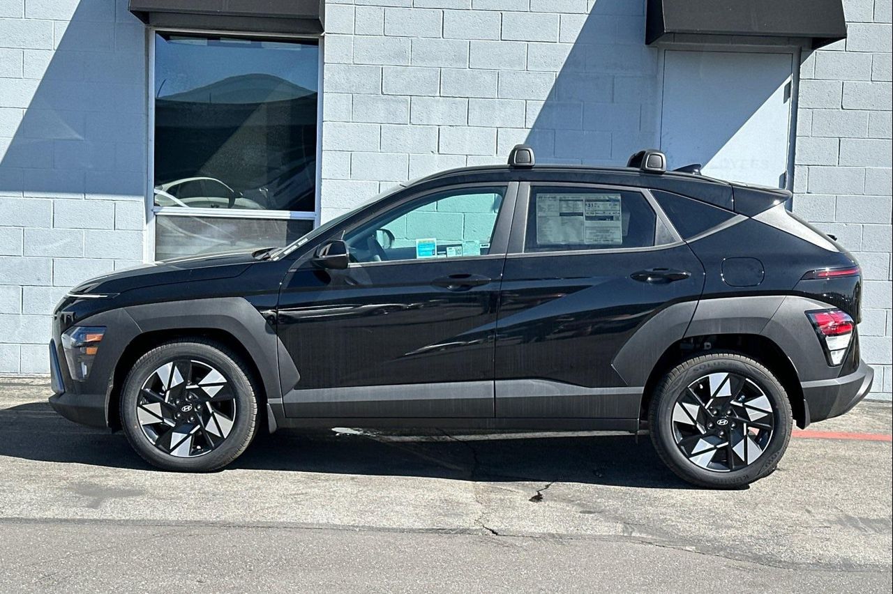 2025 Hyundai Kona SEL photo 7