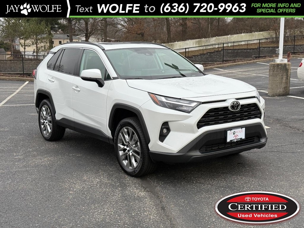 2023 Toyota RAV4 XLE Premium's photo