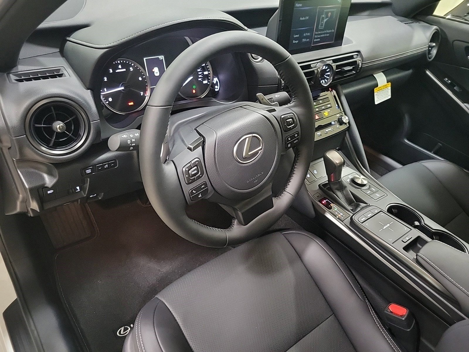 2025 Lexus IS 350 F SPORT photo 11