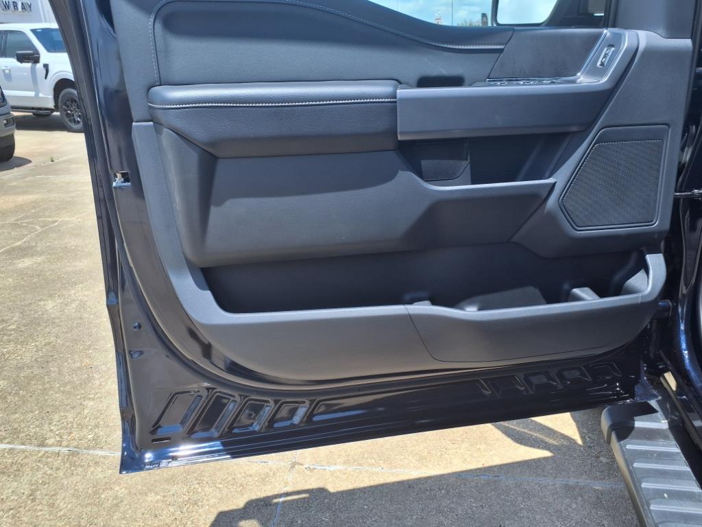 2025 Ford F-150 XLT photo 18