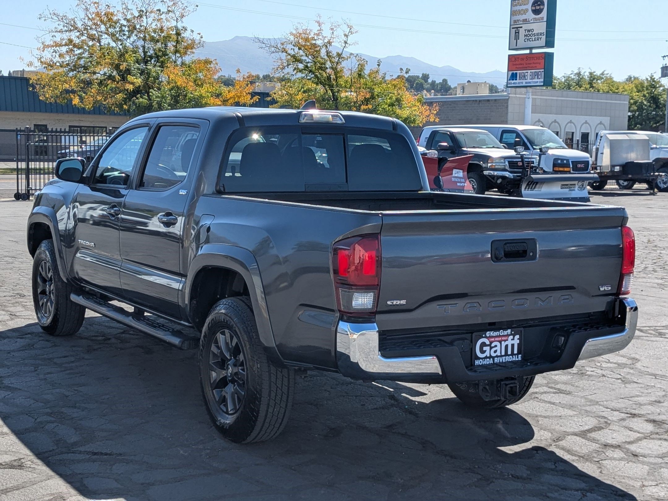 2020 Toyota Tacoma SR5 photo 5