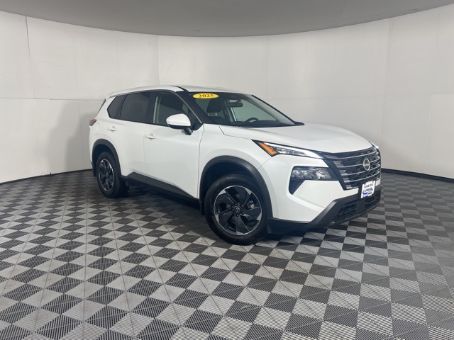 2025 Nissan Rogue SV photo 13