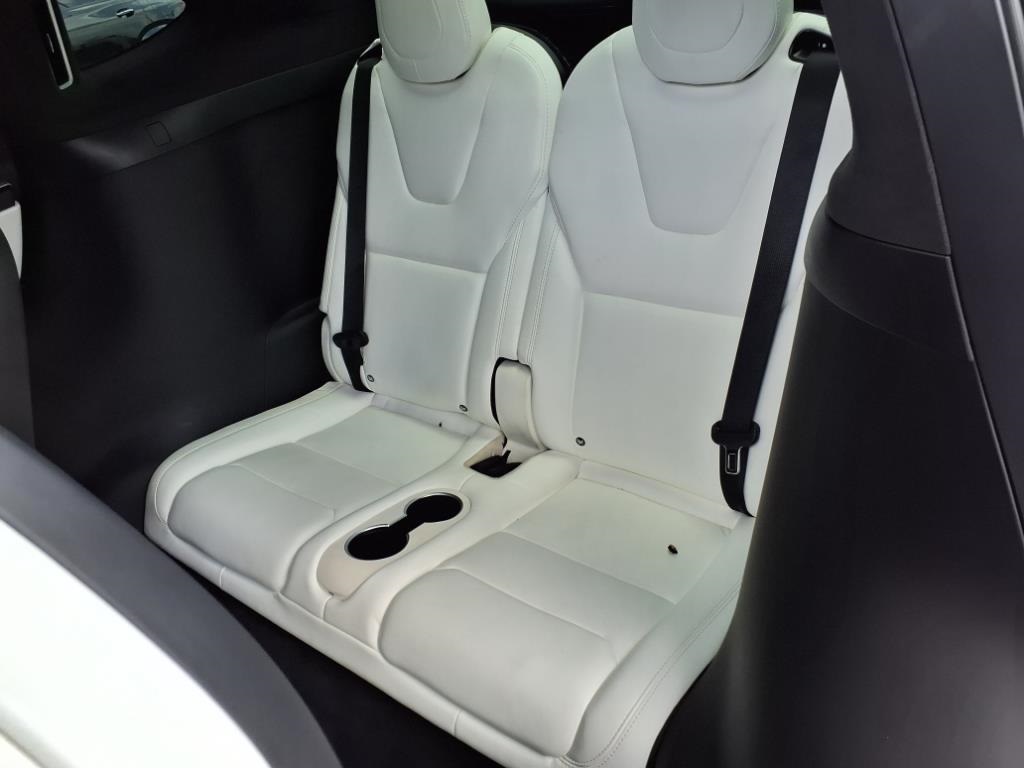 2018 Tesla Model X 75D photo 11