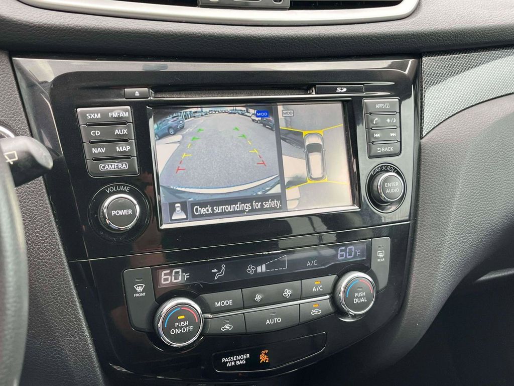 2016 Nissan Rogue SL photo 14
