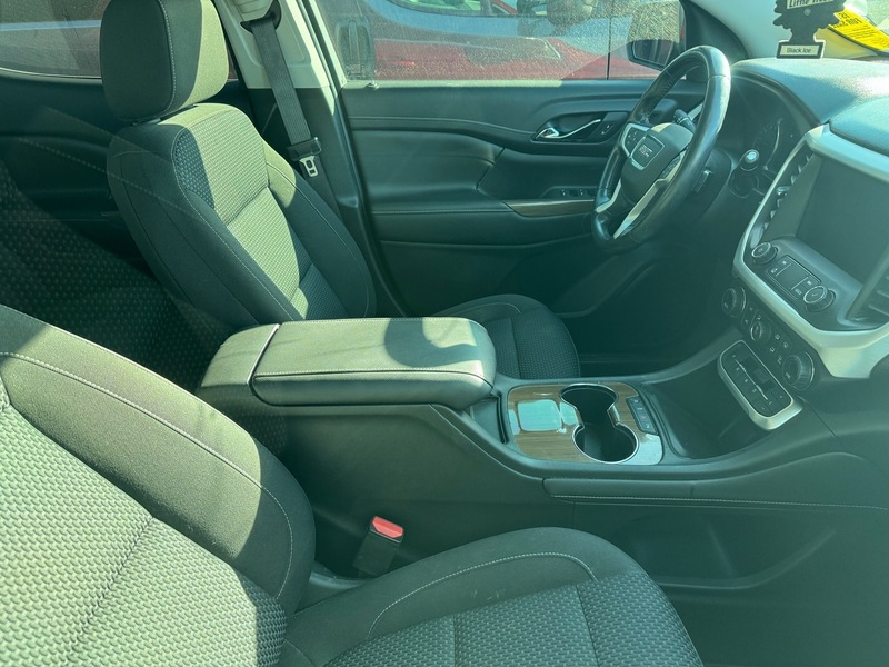 2020 Gmc Acadia SLE photo 3