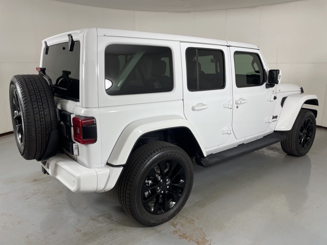 2022 Jeep Wrangler Unlimited Sahara High Altitude photo 8