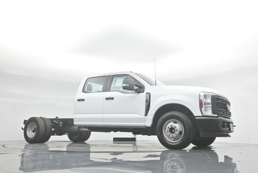 2025 Ford F-350 Super Duty XL