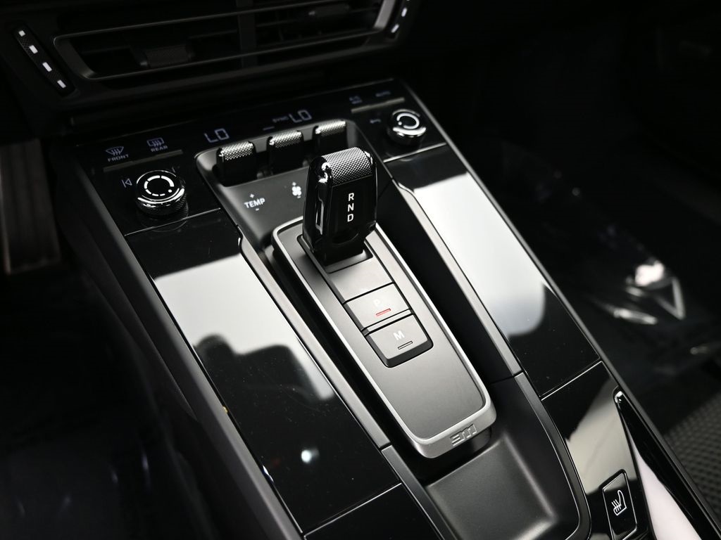 2024 Porsche 911 T photo 20