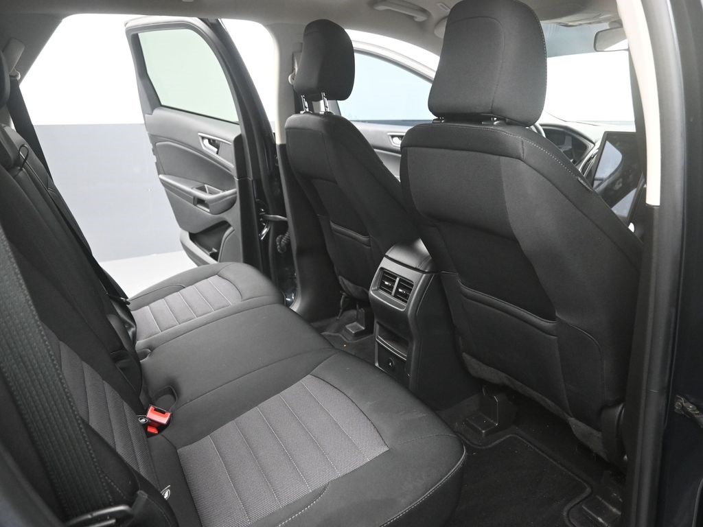 2023 Ford Edge SE photo 12