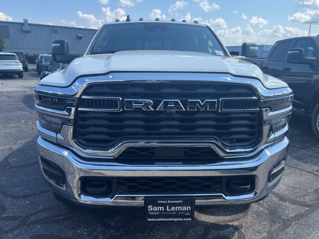 2025 Ram 3500 Tradesman photo 2
