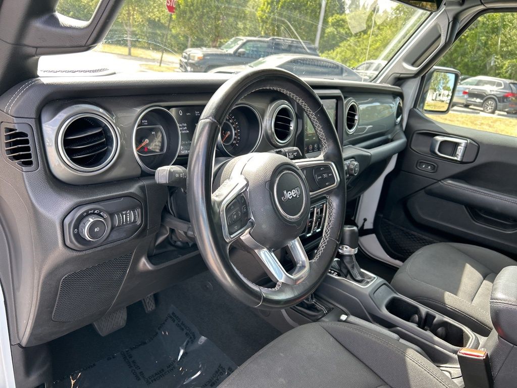 2022 Jeep Wrangler Unlimited Sahara photo 14