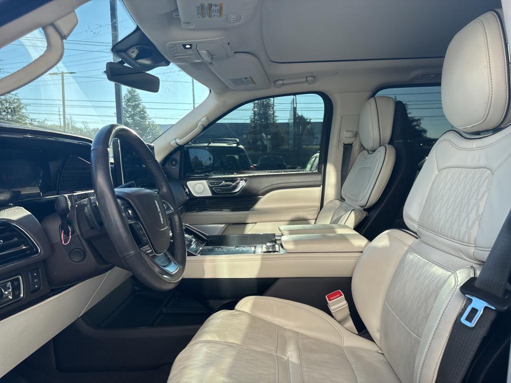 2023 Lincoln Navigator Black Label photo 8