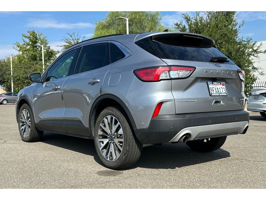 2021 Ford Escape Titanium photo 2