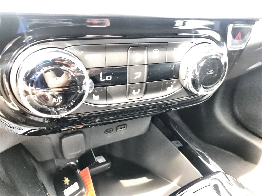 2025 Chevrolet Trax LT photo 16