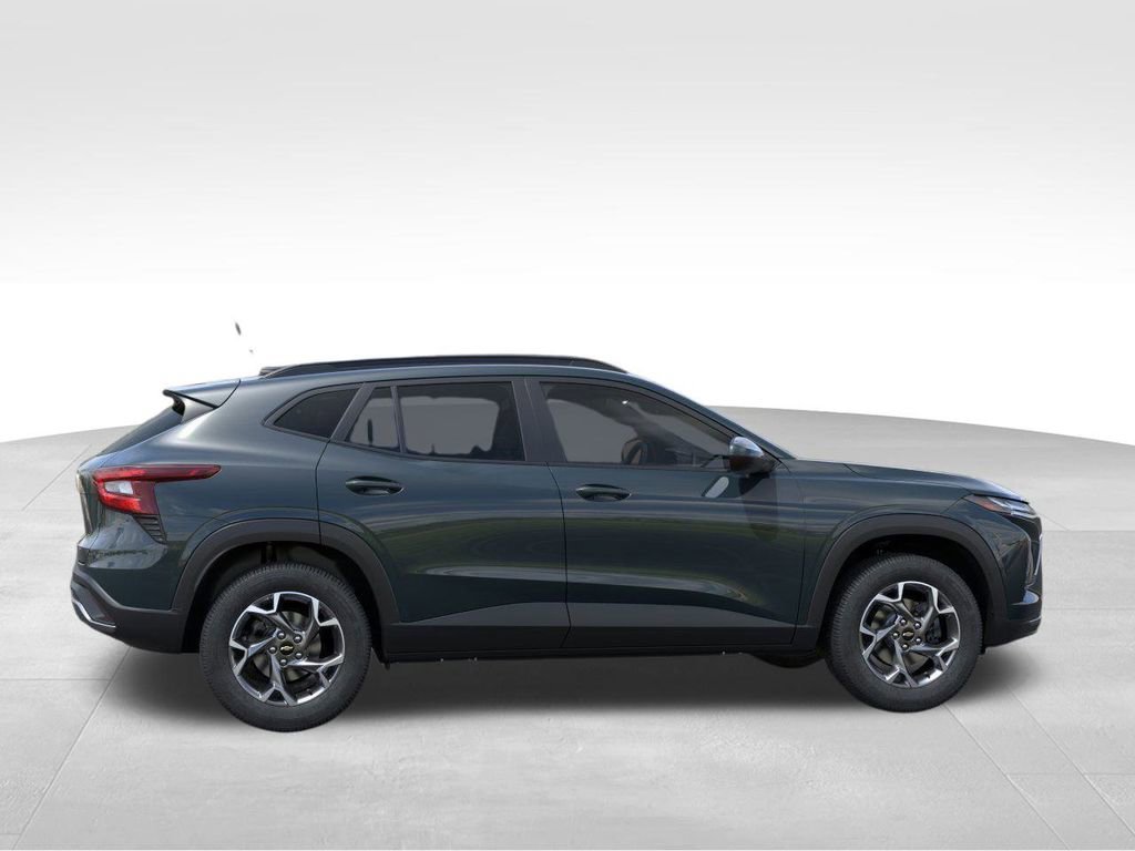 2026 Chevrolet Trax photo 2