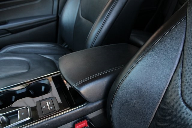 2019 Ford Edge Titanium photo 18