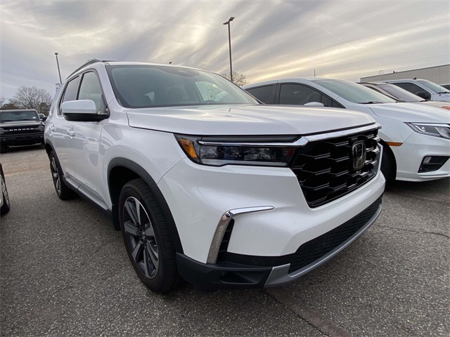 2023 Honda Pilot Touring's photo