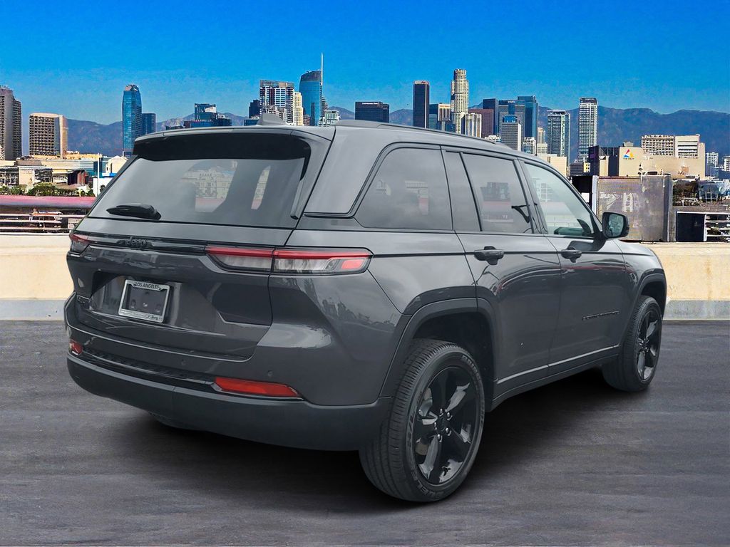 2025 Jeep Grand Cherokee Altitude X photo 3