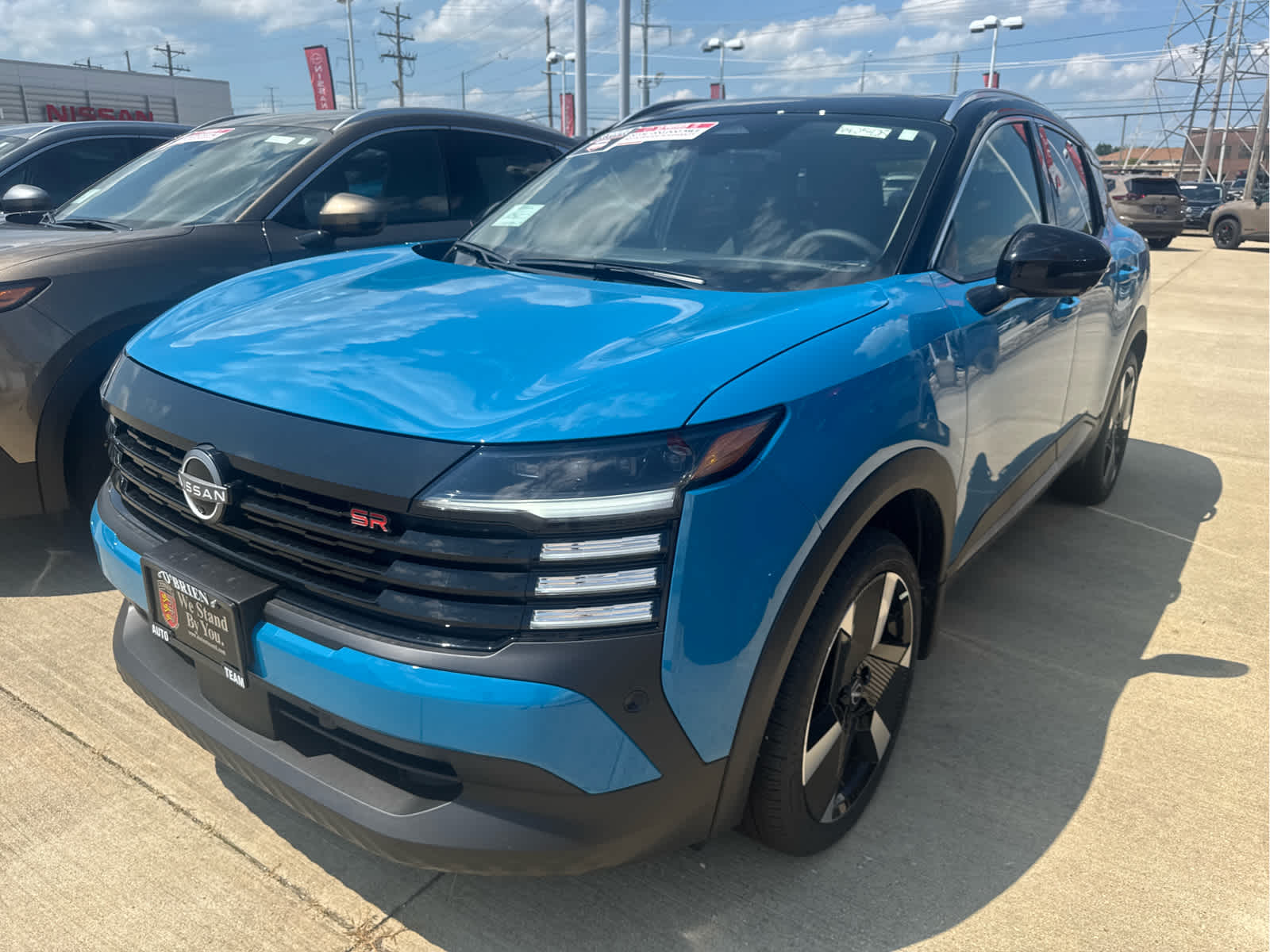 2025 Nissan Kicks SR photo 3