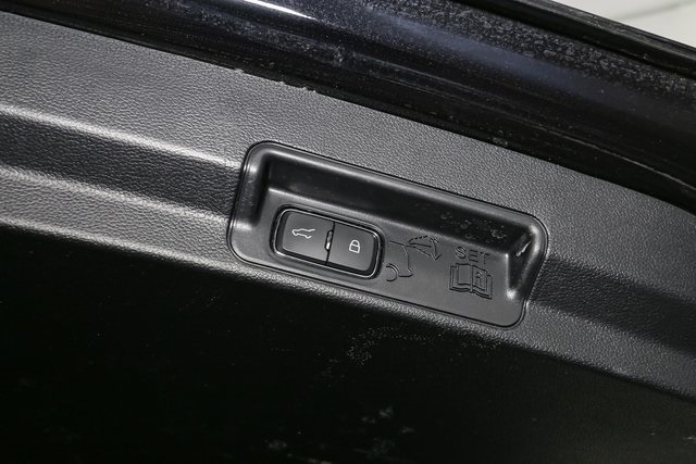 2022 Ford Explorer ST photo 8