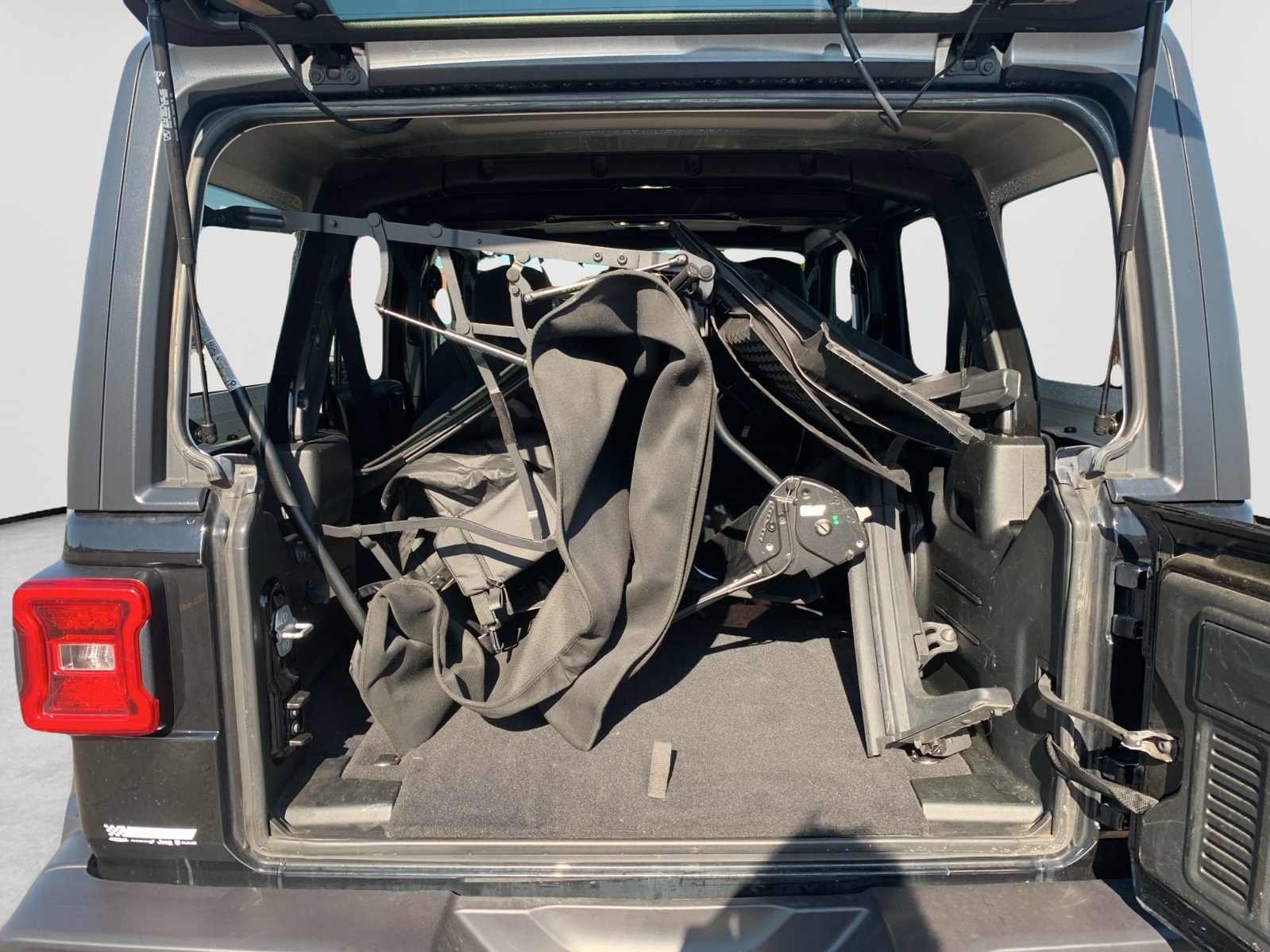 2021 Jeep Wrangler Unlimited Sahara photo 27