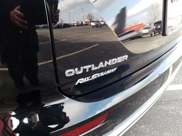 2025 Mitsubishi Outlander SE photo 29