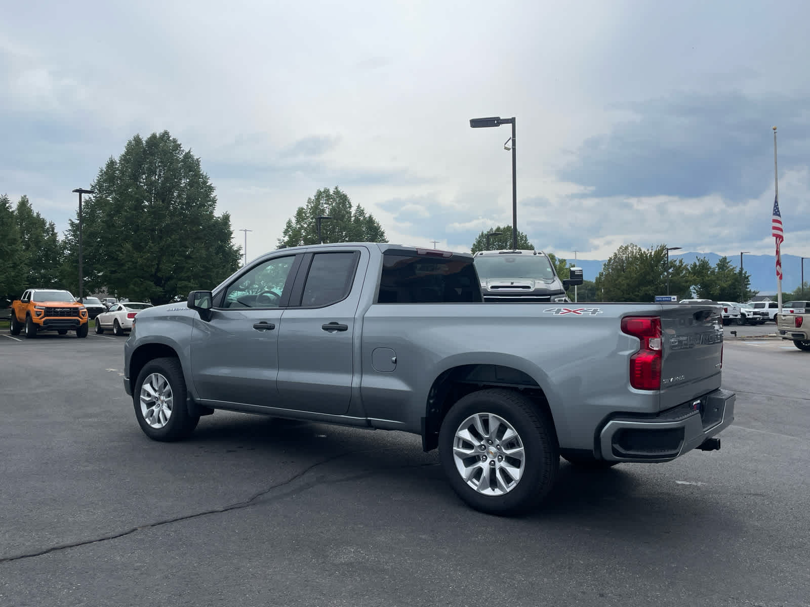 2026 Chevrolet Silverado 1500 Custom photo 3