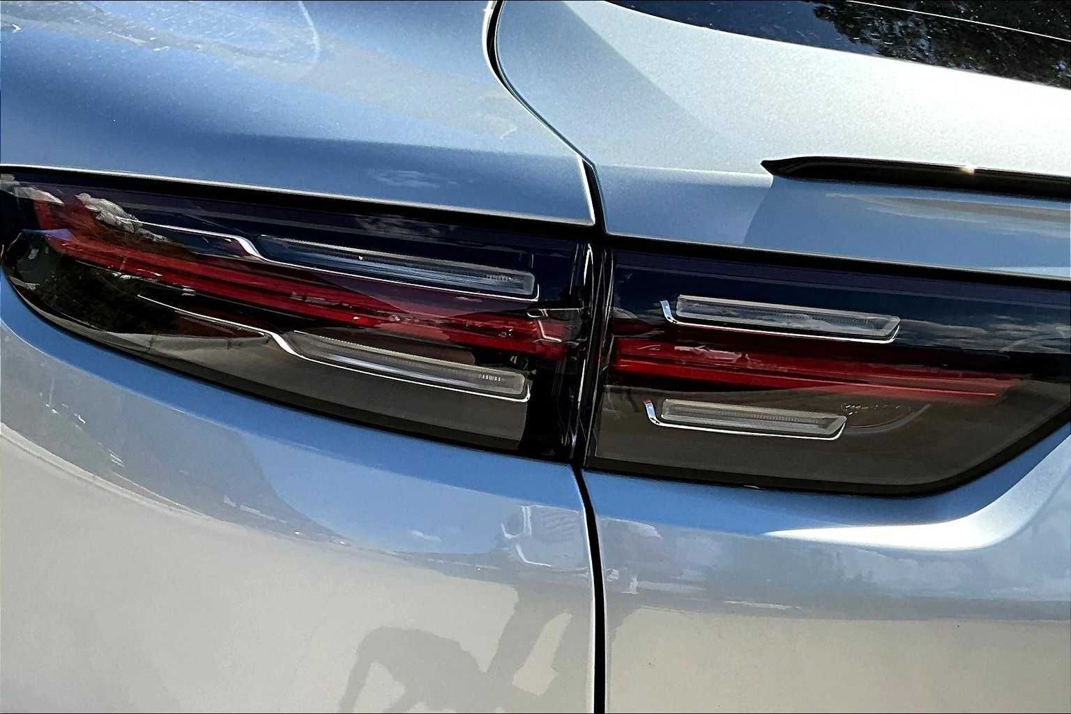 2021 Porsche Cayenne Coupe photo 21