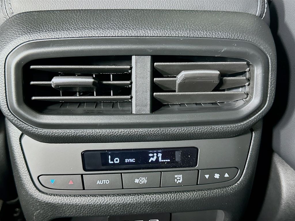 2025 Honda Pilot Touring photo 15