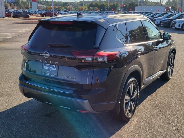 2025 Nissan Rogue SL photo 2