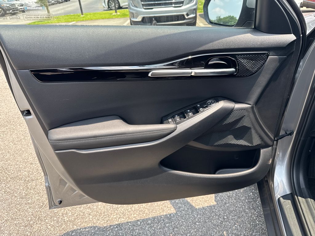 2025 Kia Seltos S photo 9