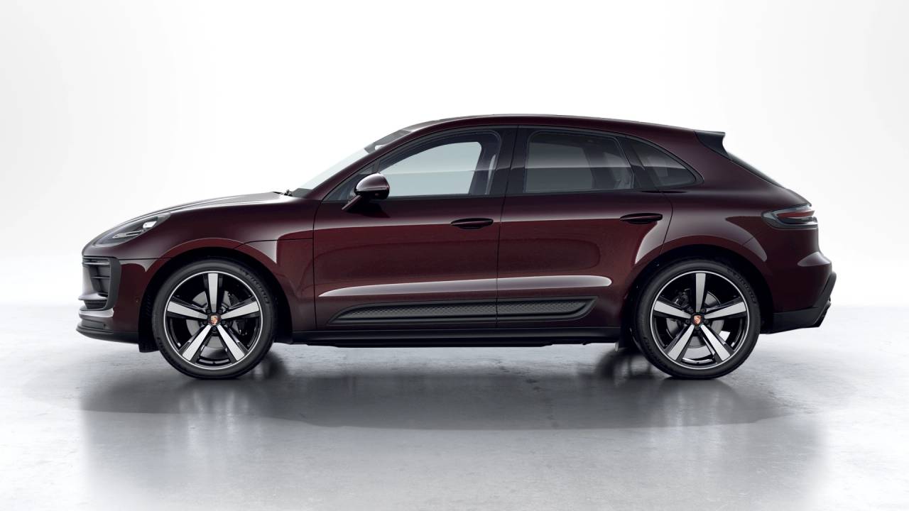 2026 Porsche Macan T photo 2