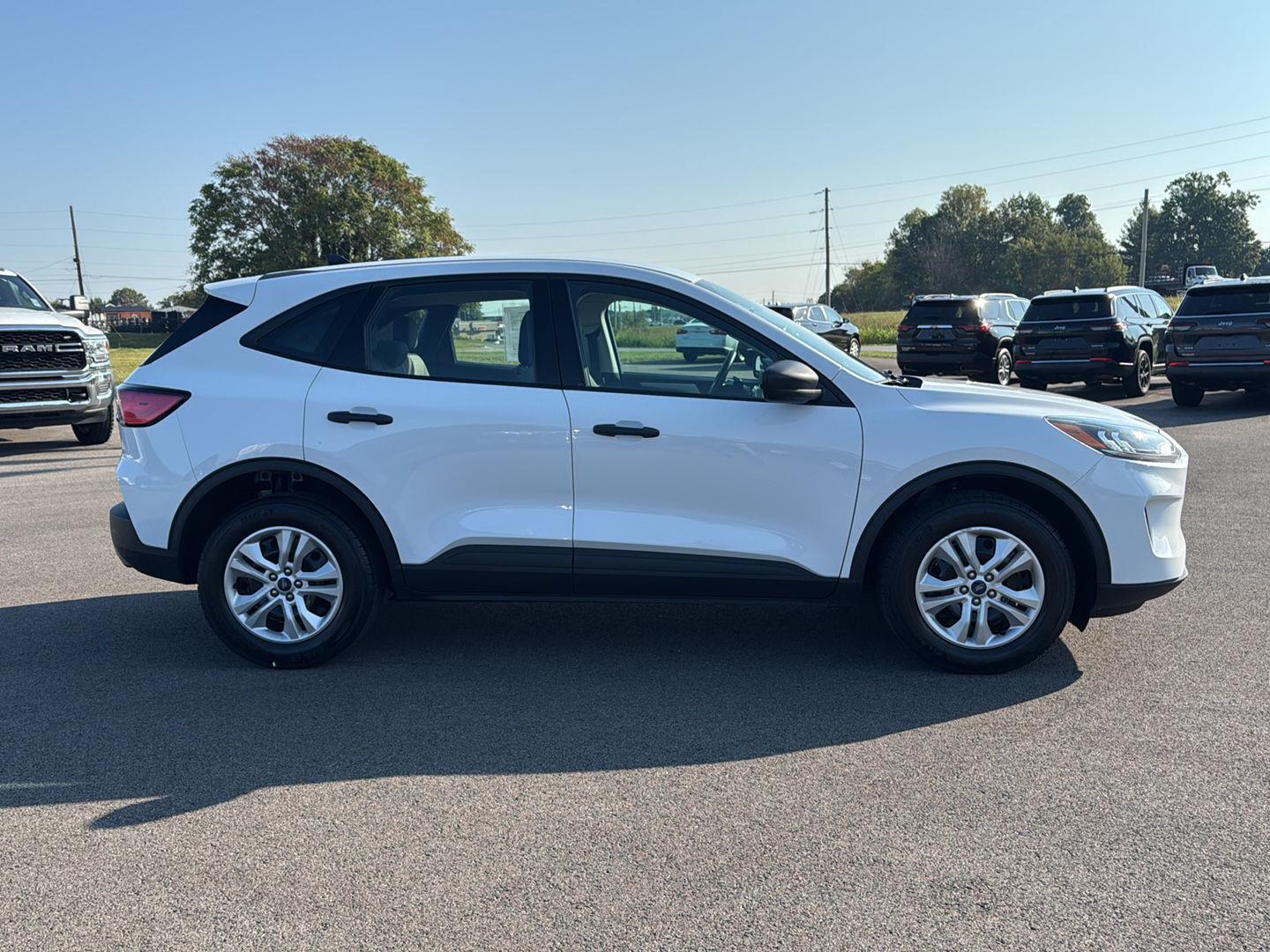 2022 Ford Escape S photo 4