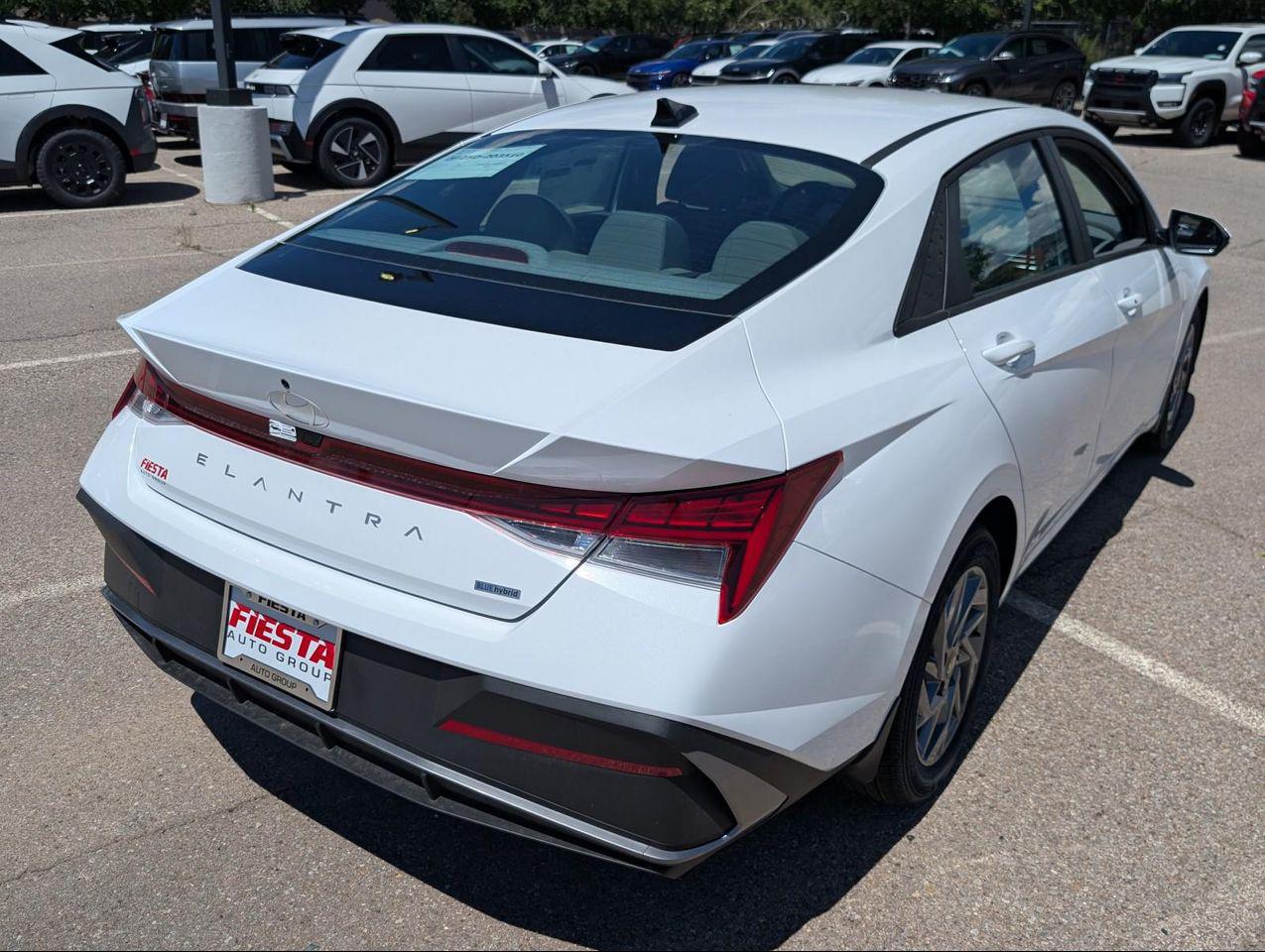 2025 Hyundai Elantra Hybrid Blue photo 5