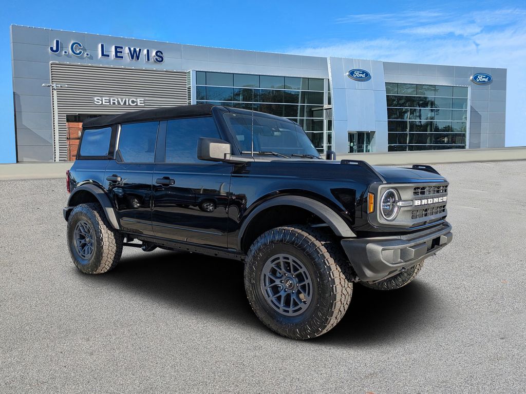 2025 Ford Bronco 4-Door Base's photo