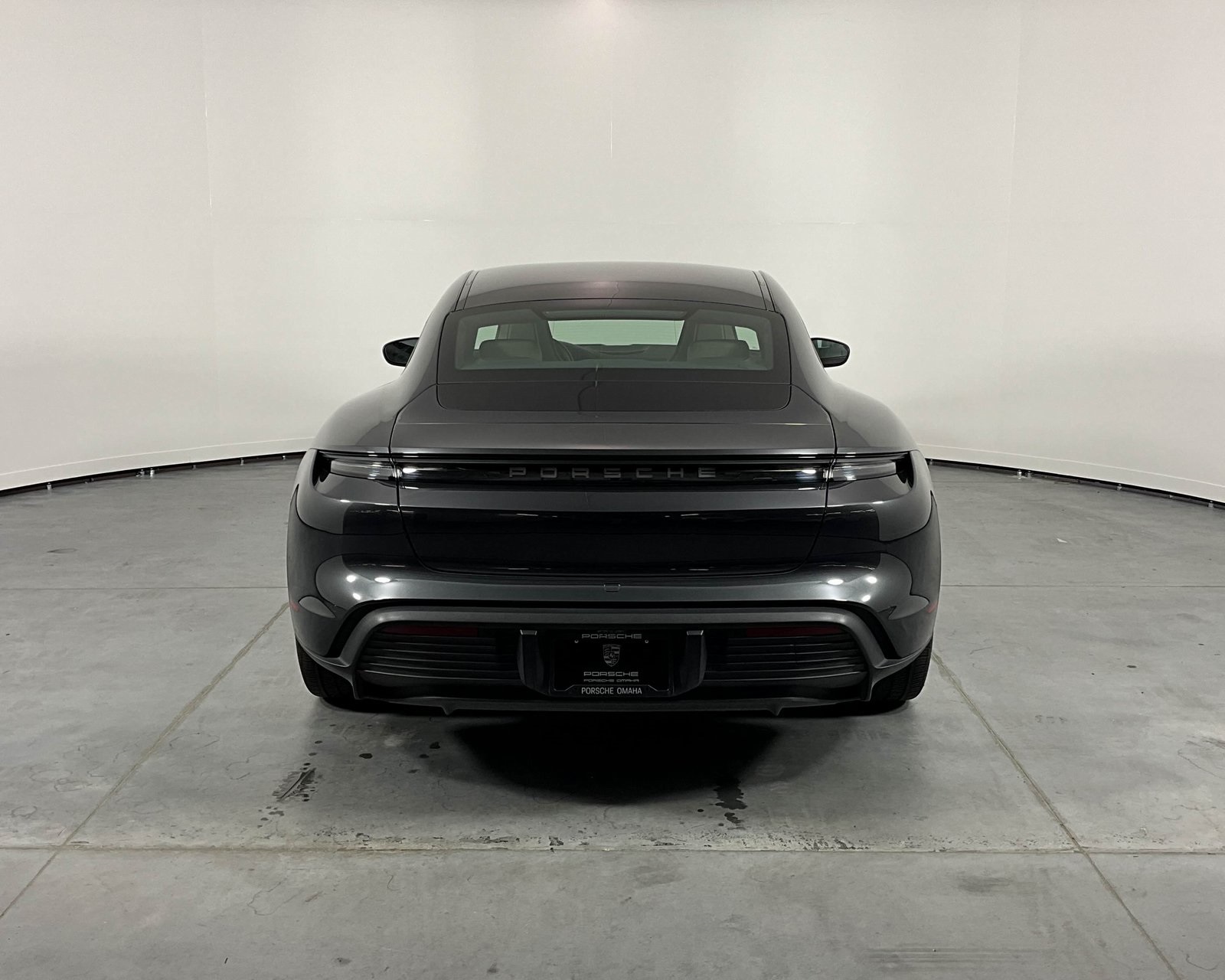 2024 Porsche Taycan photo 6