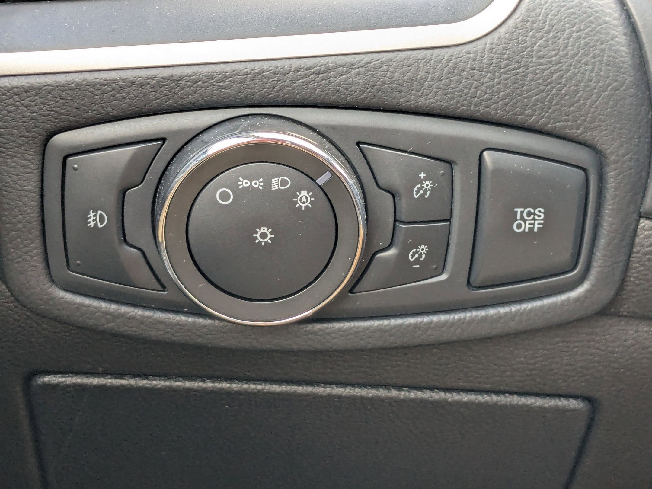 2021 Ford Edge SEL photo 16