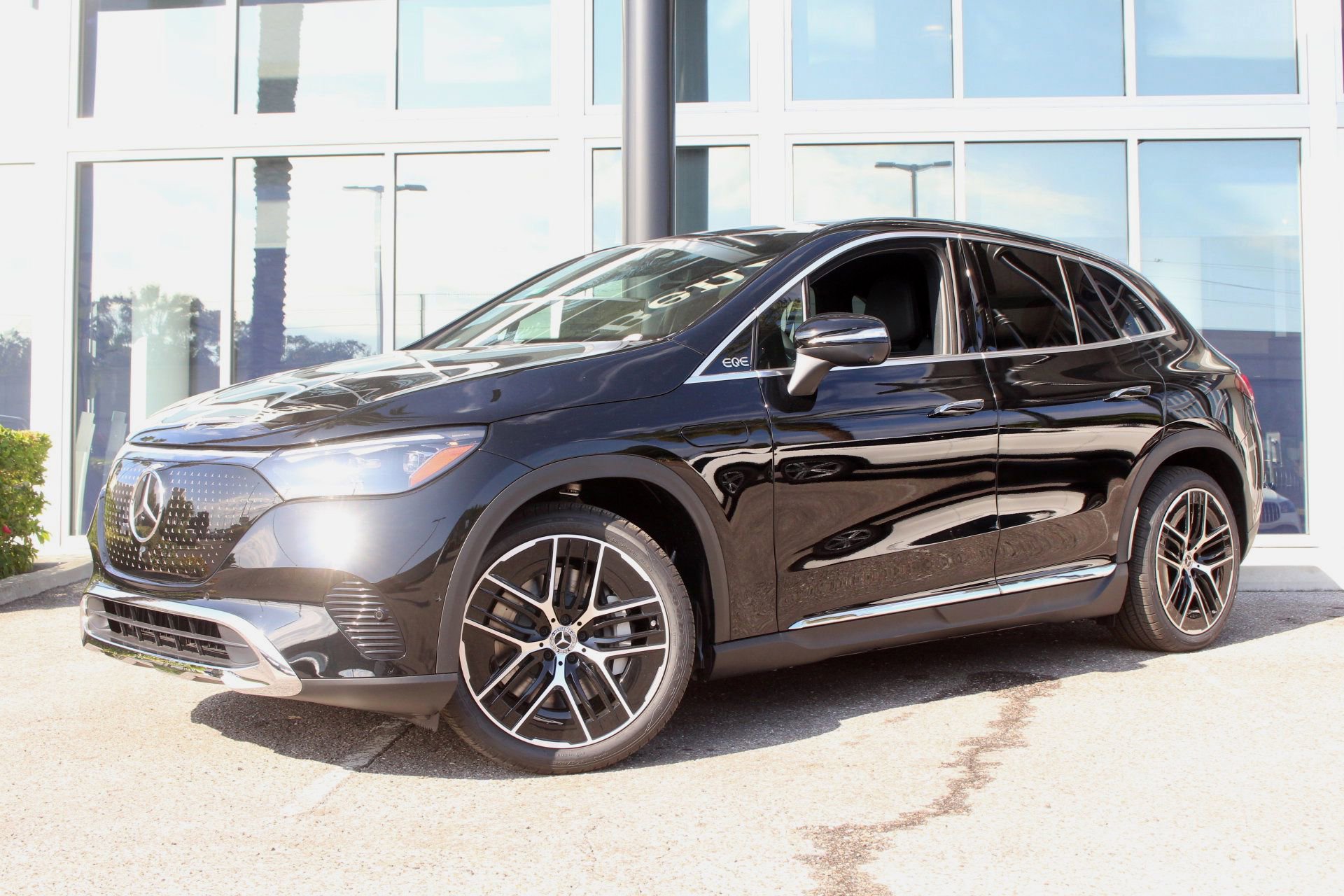 2026 Mercedes Benz EQE SUV photo 2