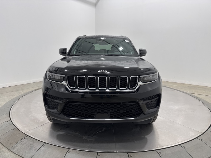 2025 Jeep Grand Cherokee Laredo X photo 2