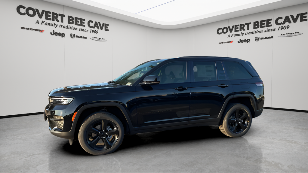 2025 Jeep Grand Cherokee Altitude photo 3