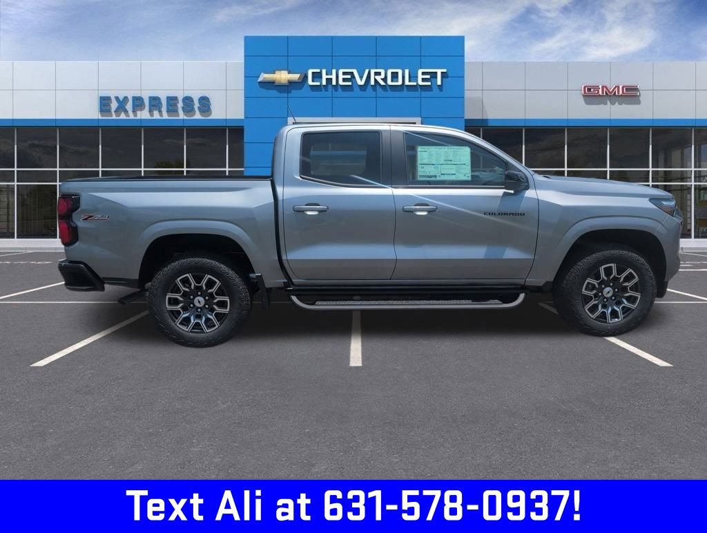 2025 Chevrolet Colorado Z71 photo 2