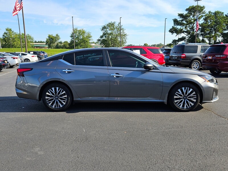 2024 Nissan Altima 2.5 SV photo 14