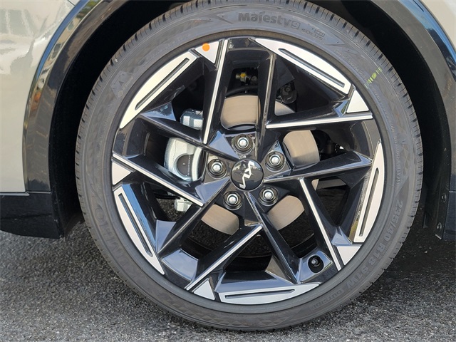 2025 Kia K4 GT-Line photo 8