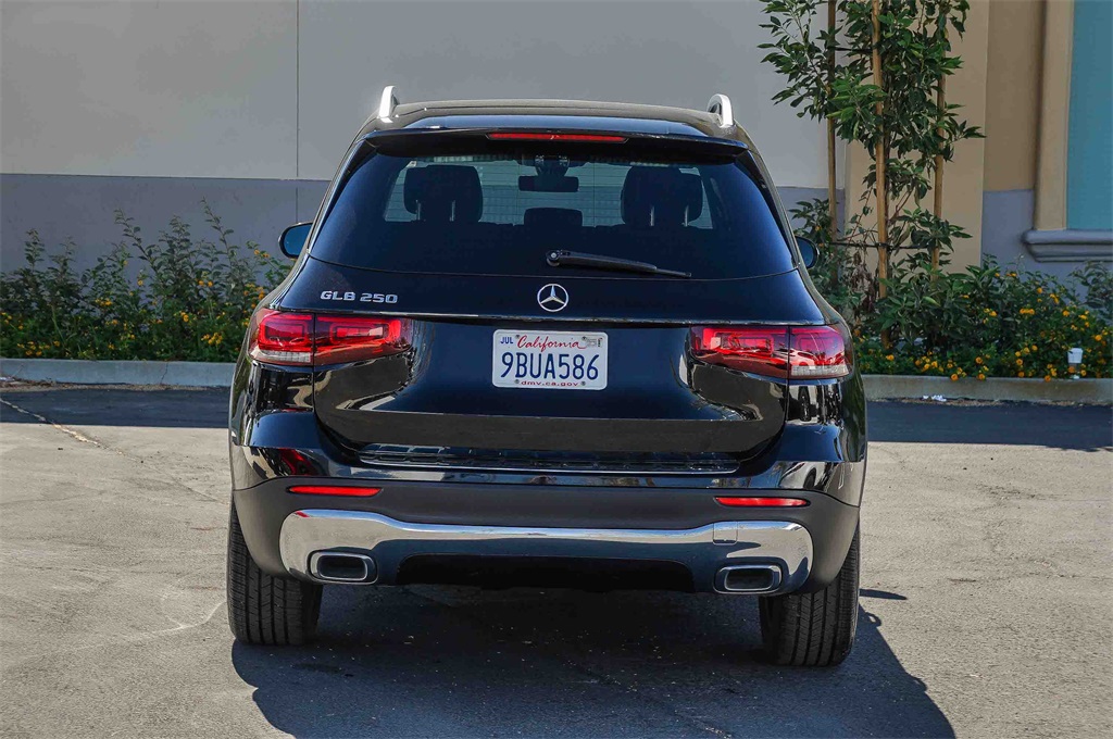 2022 Mercedes Benz GLB 250 photo 4